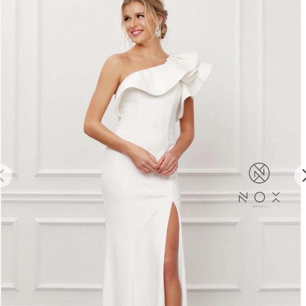 White graduation dress,